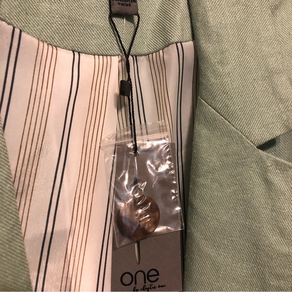 One by Chapter One Linen Open Front Blazer with Striped Lining - Picture 7 of 15